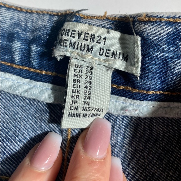 Forever 21 High Rise Short - Picture 2 of 4